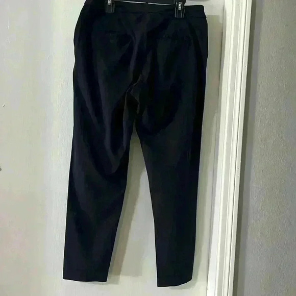 Lululemon woman’s jogger - Picture 1 of 8